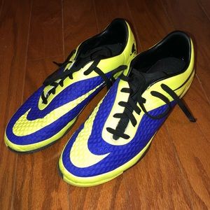 indoor nike soccer shoes